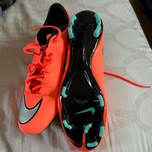 Mercuriales soccer cleats